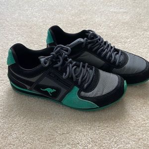 Kangaroo trainer/athletic shoes